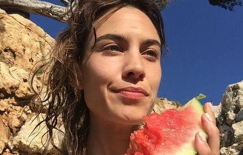 娱乐吃瓜在国外,揭秘海外“吃瓜”文化现象