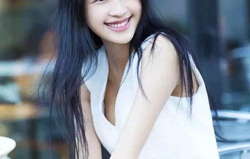 她在娱乐圈吃瓜,揭秘明星们的幕后故事